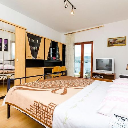 Apartments Marijana Трогир Экстерьер фото