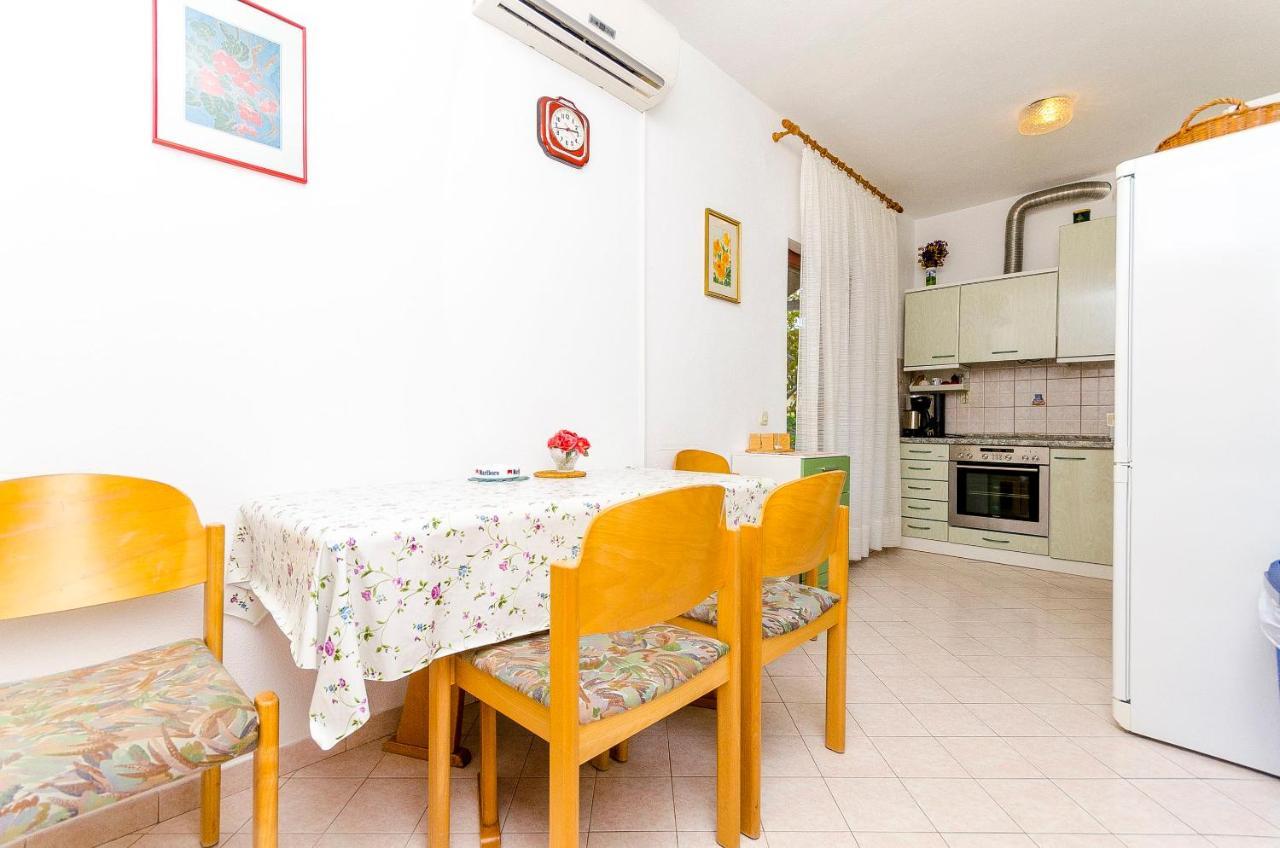 Apartments Marijana Трогир Экстерьер фото